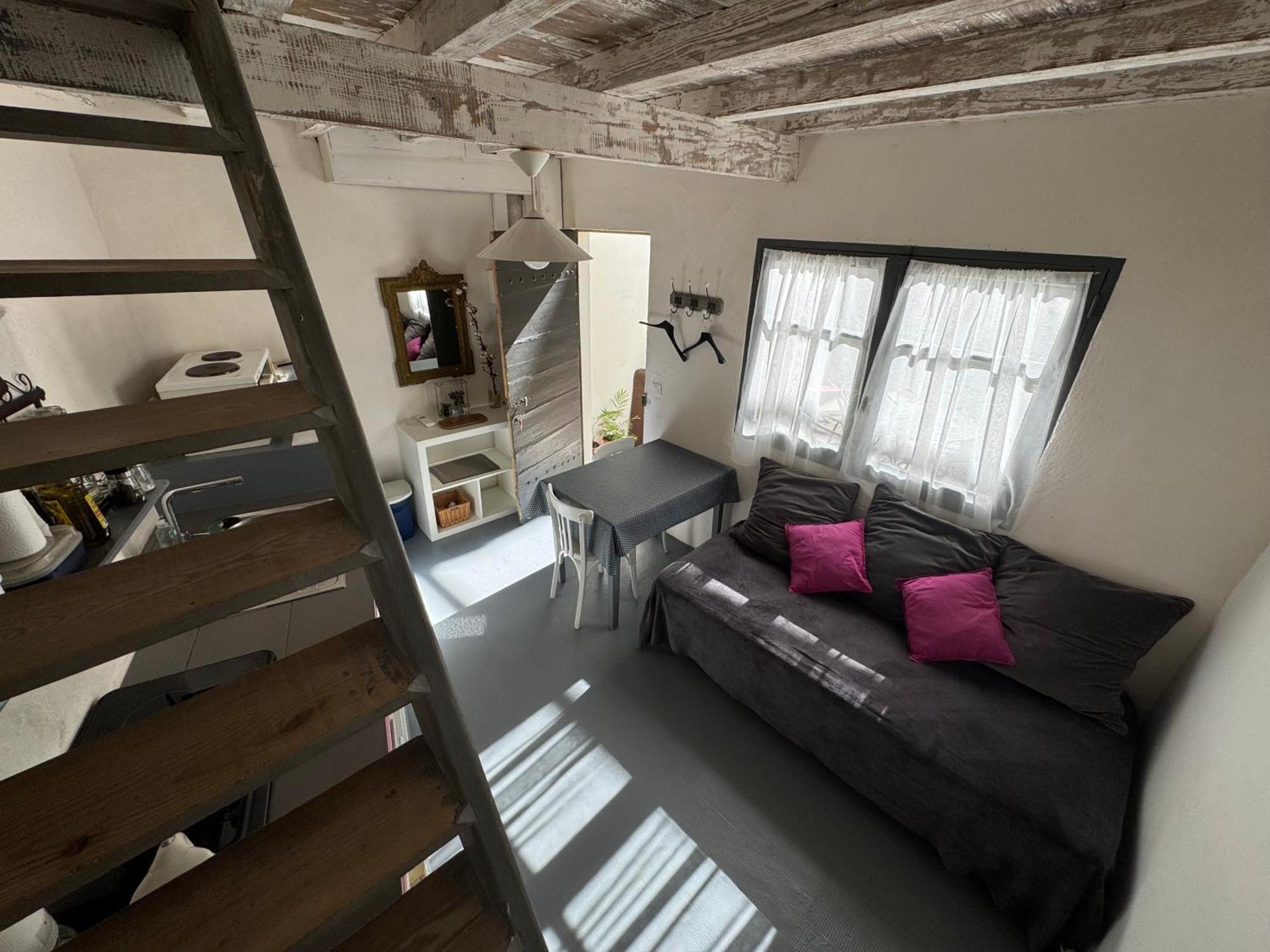 La Maison D'arles Bed & Breakfast